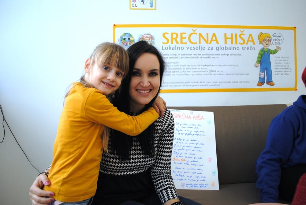 Tinkara Kovač pripravila himno Srečne hiše Tinkara Kovač pripravila himno Srečne hiše