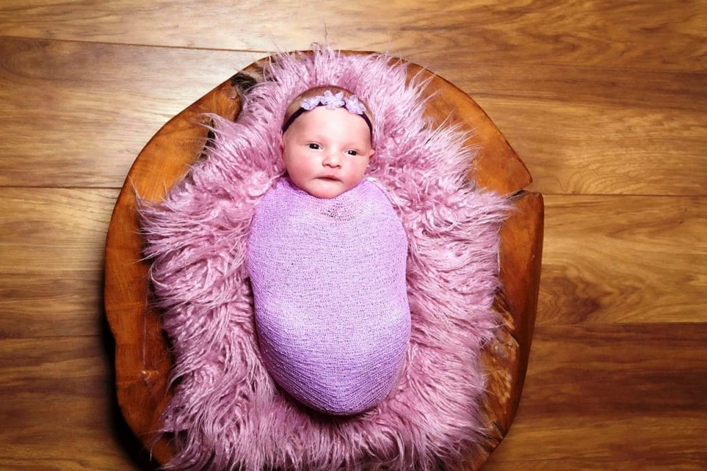 Štručkanje, povijanje oz. swaddling