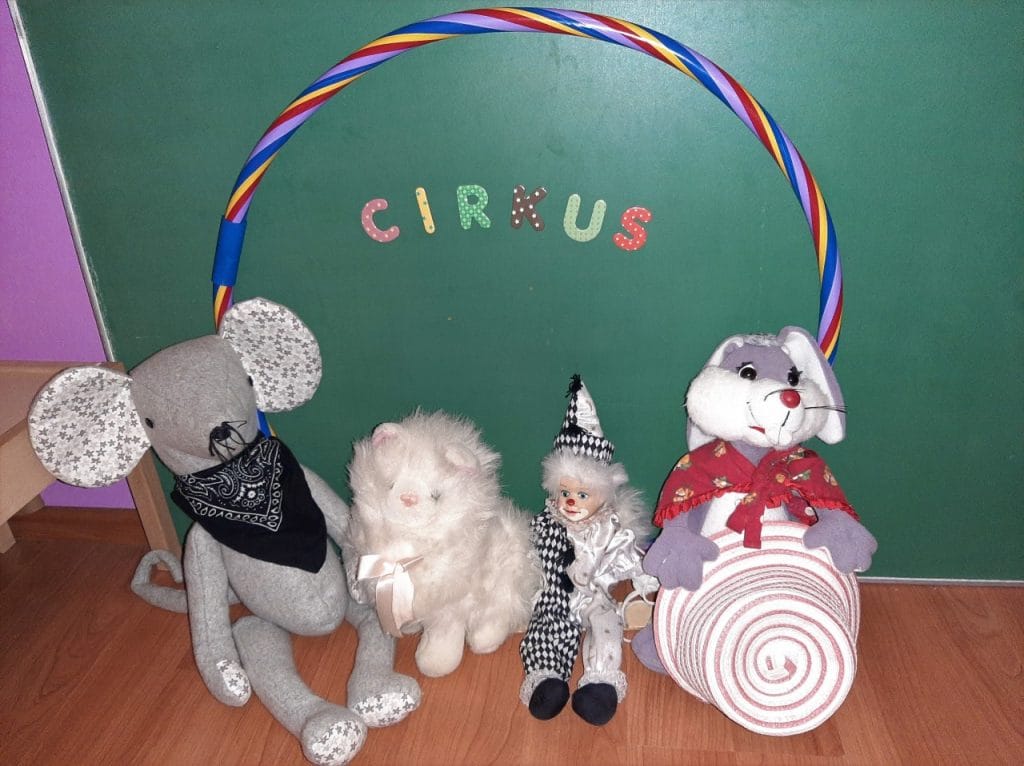 Skoraj pravi cirkus Skoraj pravi cirkus